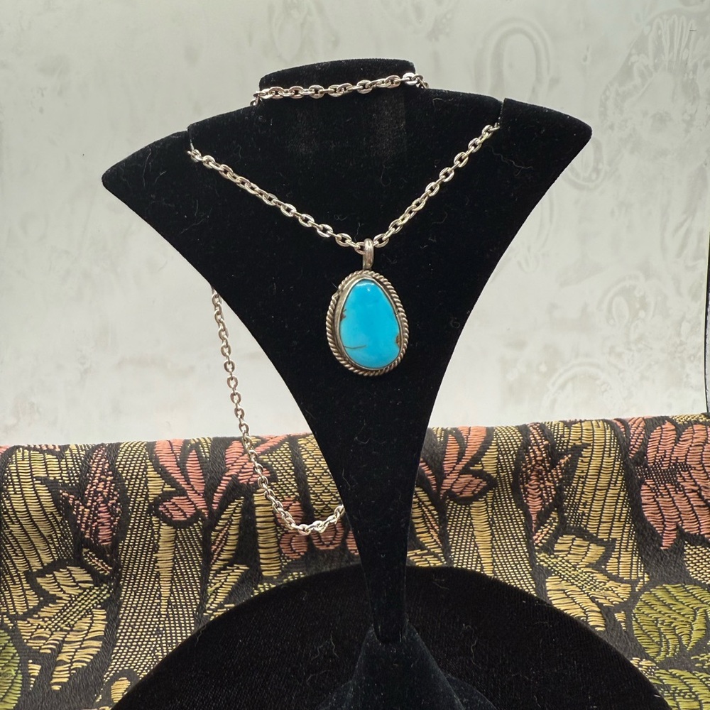 VTG Silvertone Chain w/ Turquoise Pendant